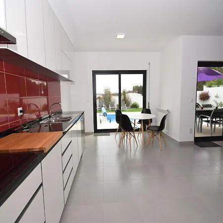 Modern With Private Swimming Pool, Cleaning Included * Famalicao