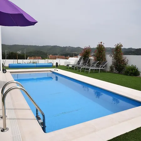 Modern With Private Swimming Pool, Cleaning Included Holiday home