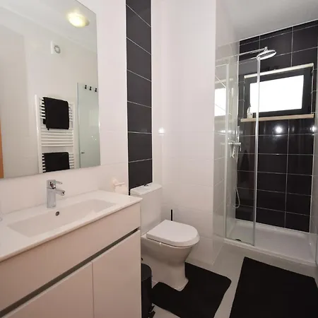 Modern With Private Swimming Pool, Cleaning Included *