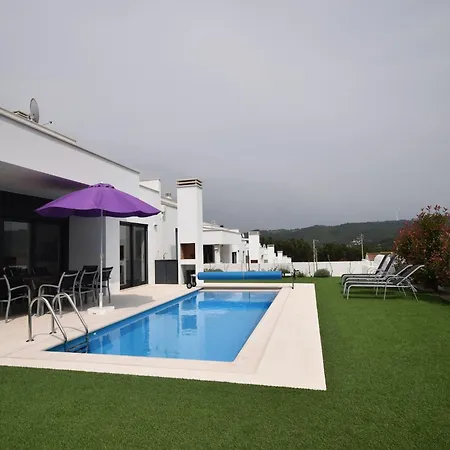Modern With Private Swimming Pool, Cleaning Included * Famalicao