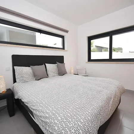 Holiday home Modern With Private Swimming Pool, Cleaning Included *