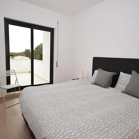 Modern With Private Swimming Pool, Cleaning Included *