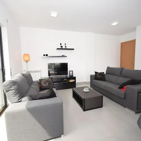 Modern With Private Swimming Pool, Cleaning Included * Famalicao
