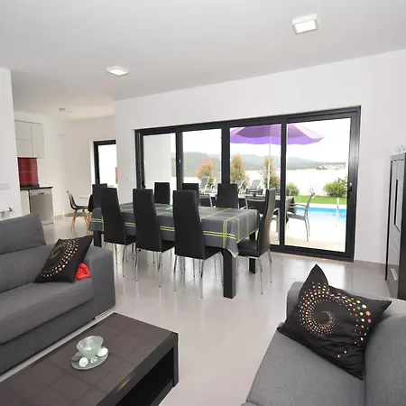 Holiday home Modern With Private Swimming Pool, Cleaning Included Famalicao