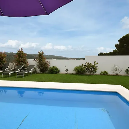 Modern With Private Swimming Pool, Cleaning Included Holiday home